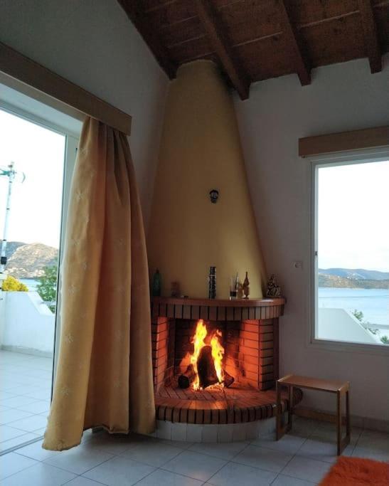 Penthouse Studio Next To The Sea Salamís Eksteriør bilde